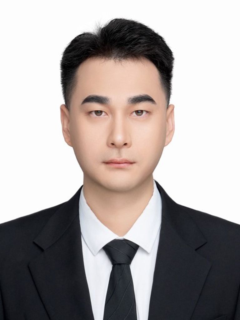 Aaron He